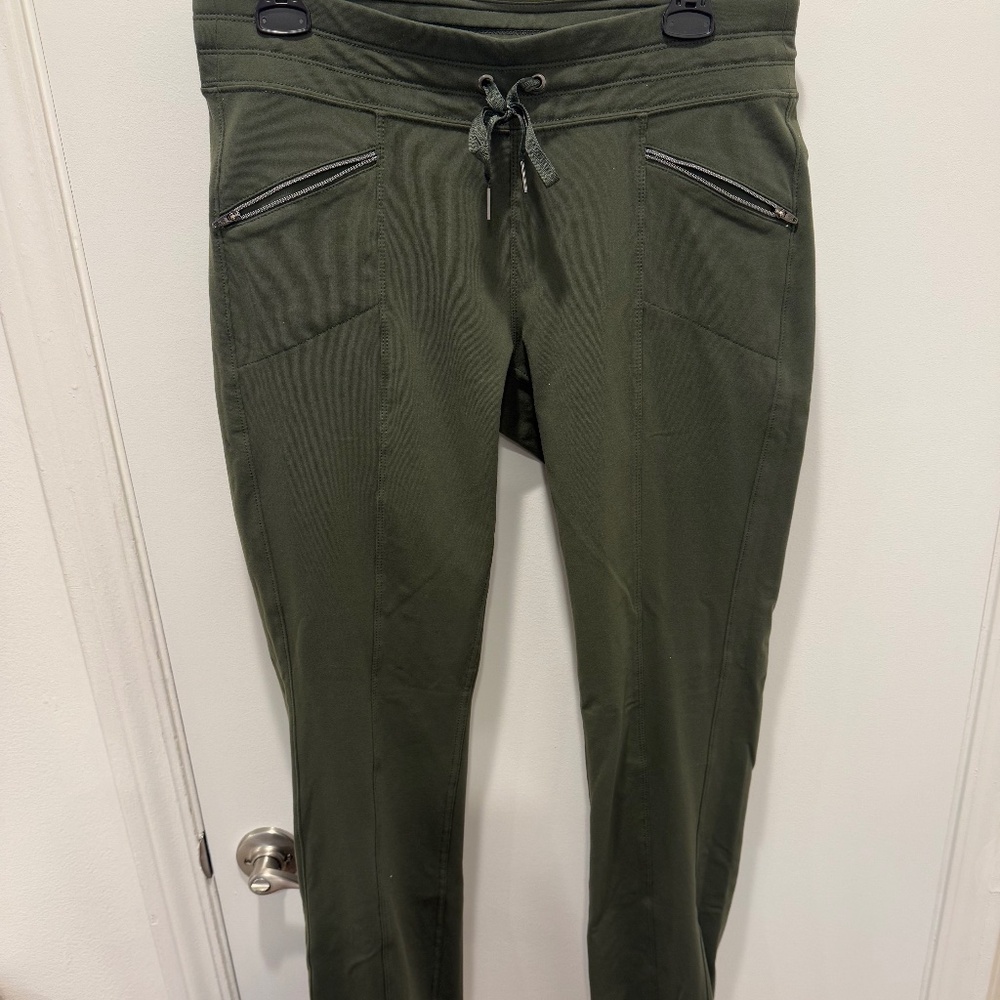 Athleta green pants size medium